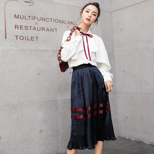 pleated maxi skirt